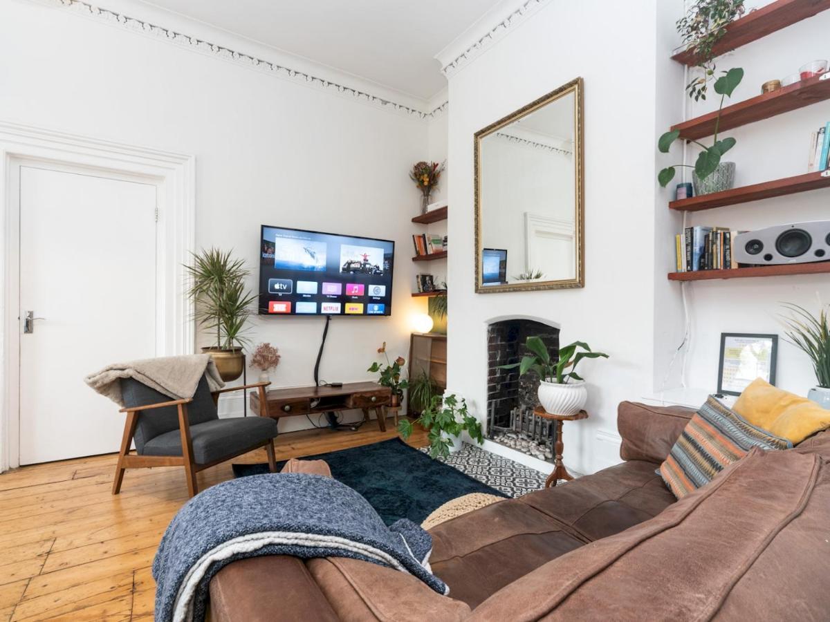 Pass The Keys Rustic And Quirky Flat In Charming Charlton Village Londen Buitenkant foto