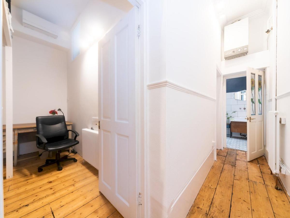 Pass The Keys Rustic And Quirky Flat In Charming Charlton Village Londen Buitenkant foto