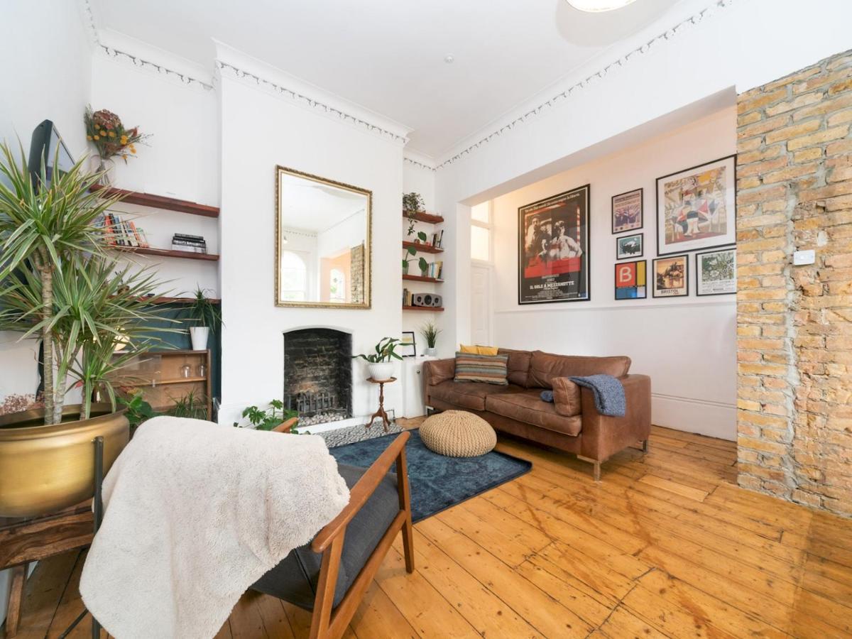Pass The Keys Rustic And Quirky Flat In Charming Charlton Village Londen Buitenkant foto