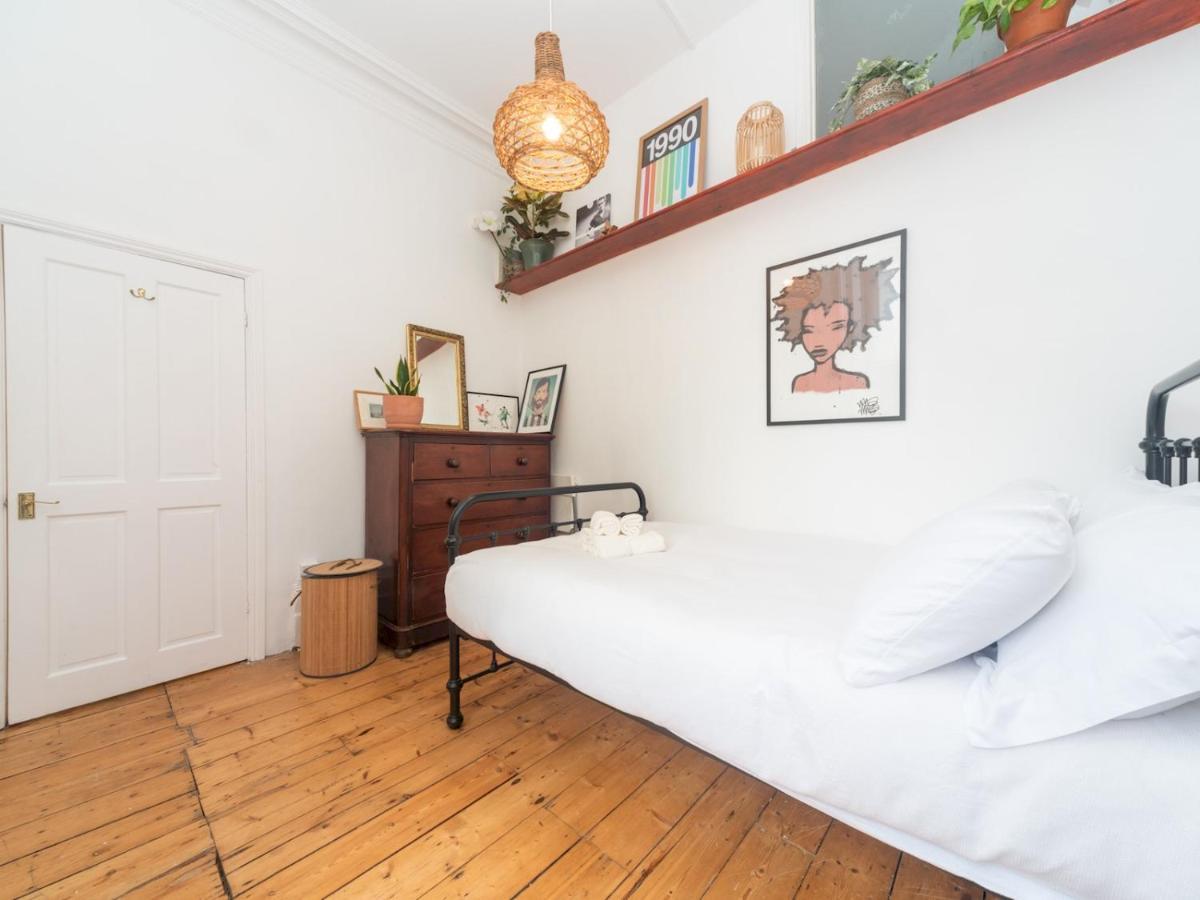 Pass The Keys Rustic And Quirky Flat In Charming Charlton Village Londen Buitenkant foto