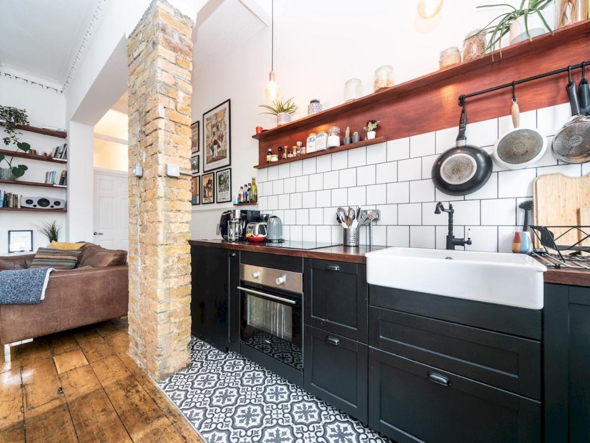 Pass The Keys Rustic And Quirky Flat In Charming Charlton Village Londen Buitenkant foto