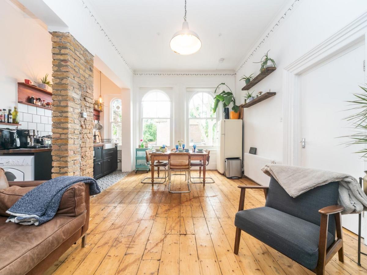 Pass The Keys Rustic And Quirky Flat In Charming Charlton Village Londen Buitenkant foto