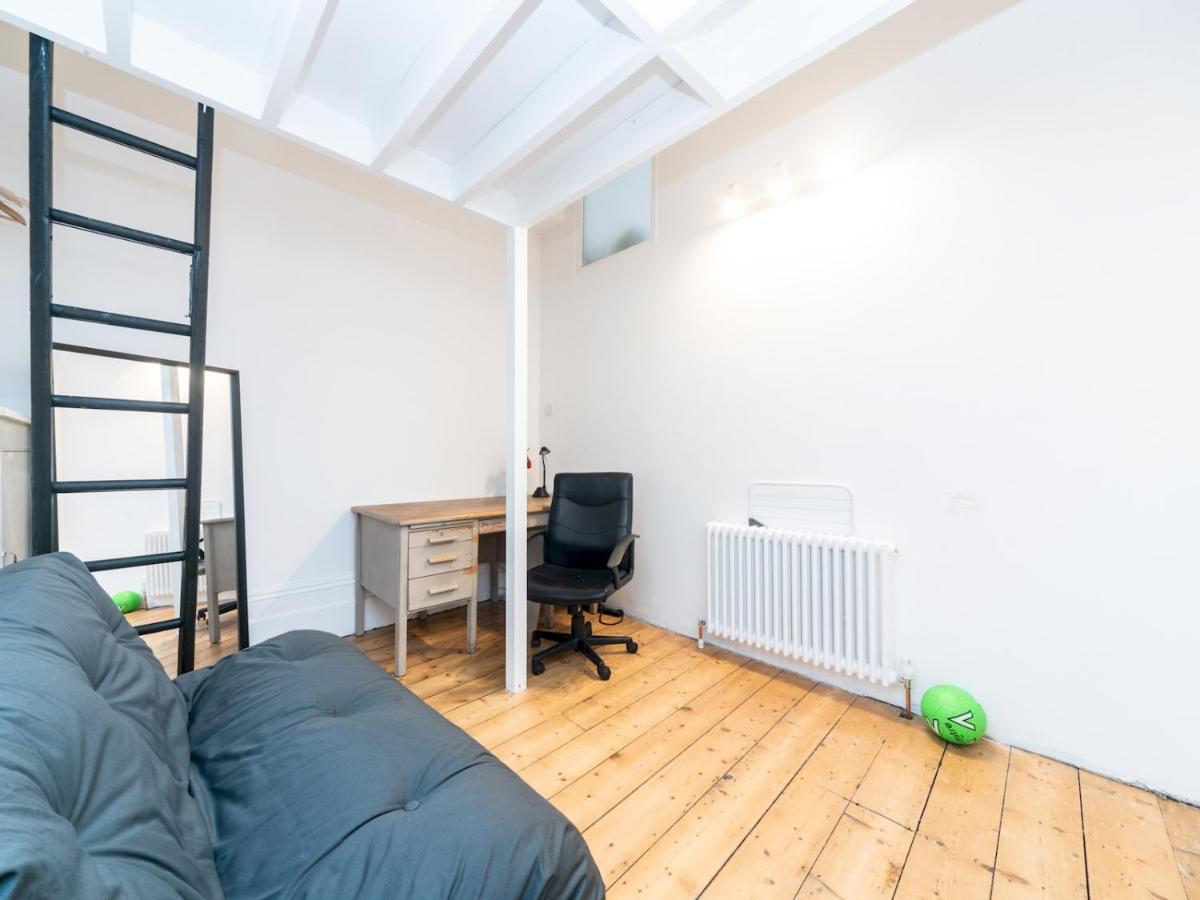 Pass The Keys Rustic And Quirky Flat In Charming Charlton Village Londen Buitenkant foto