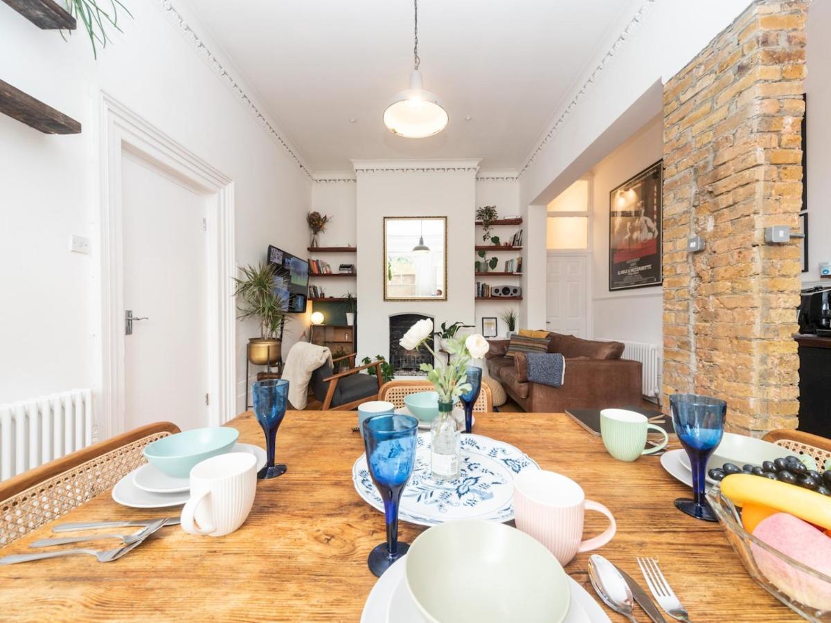 Pass The Keys Rustic And Quirky Flat In Charming Charlton Village Londen Buitenkant foto