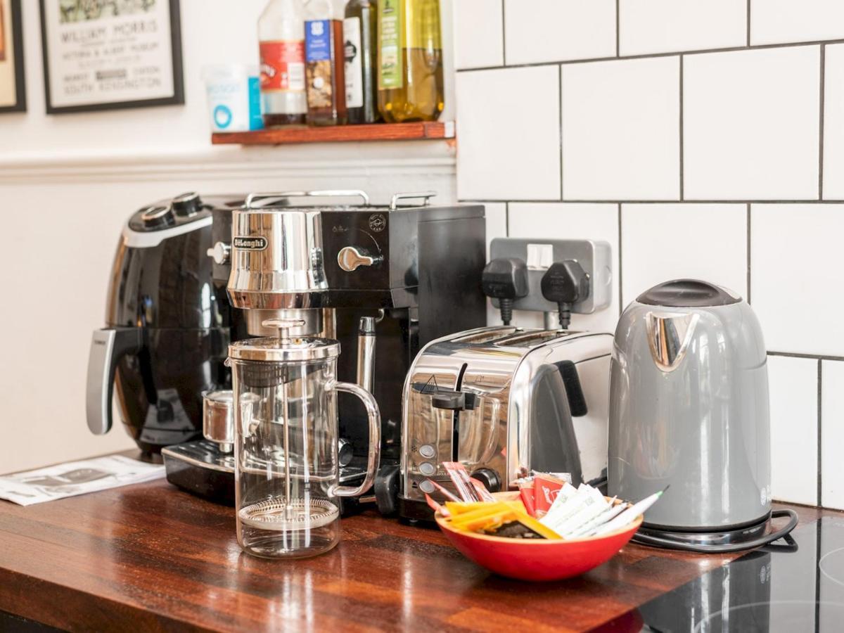 Pass The Keys Rustic And Quirky Flat In Charming Charlton Village Londen Buitenkant foto