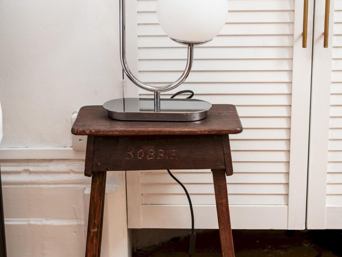 Pass The Keys Rustic And Quirky Flat In Charming Charlton Village Londen Buitenkant foto