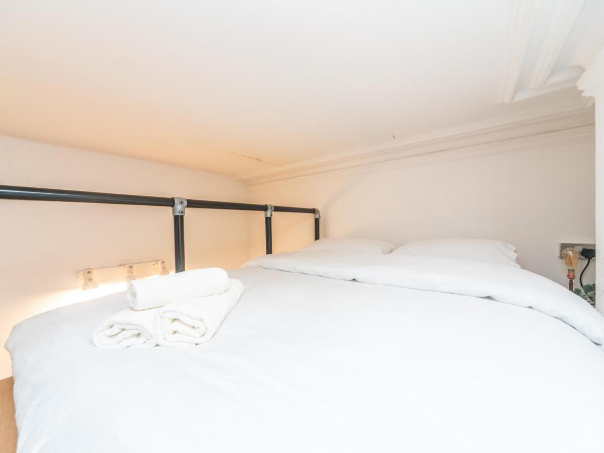Pass The Keys Rustic And Quirky Flat In Charming Charlton Village Londen Buitenkant foto