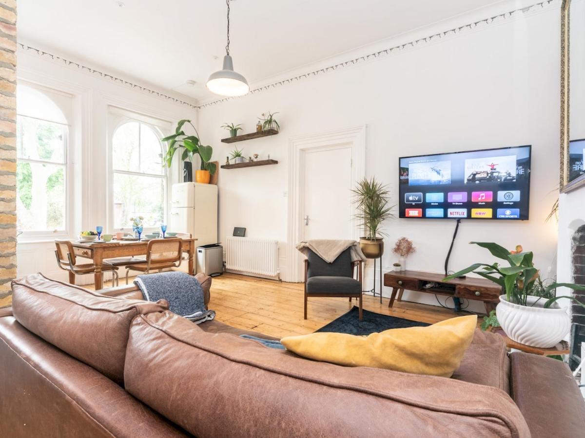 Pass The Keys Rustic And Quirky Flat In Charming Charlton Village Londen Buitenkant foto
