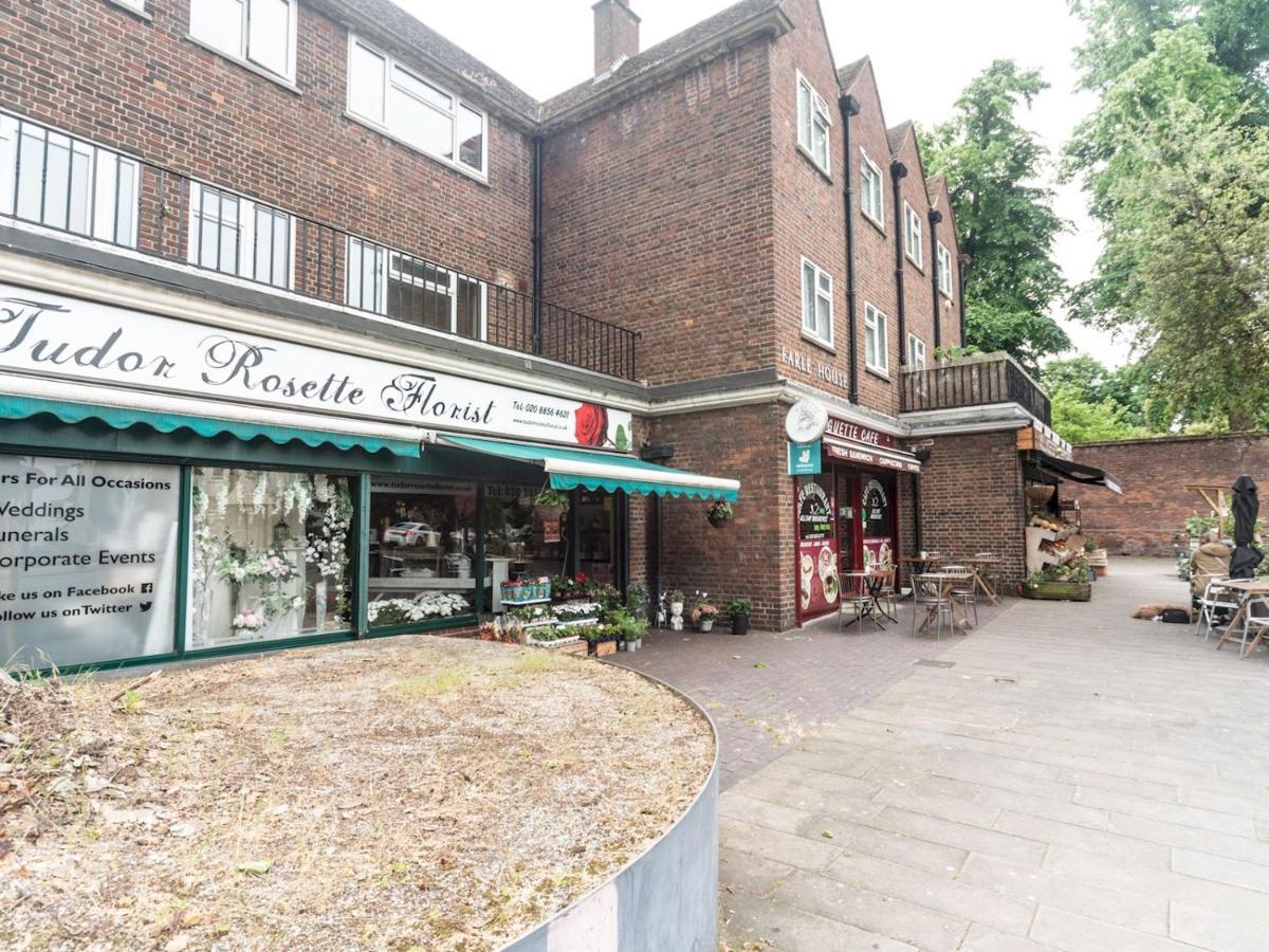 Pass The Keys Rustic And Quirky Flat In Charming Charlton Village Londen Buitenkant foto