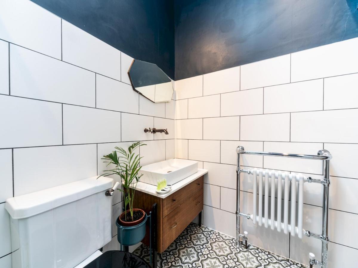 Pass The Keys Rustic And Quirky Flat In Charming Charlton Village Londen Buitenkant foto