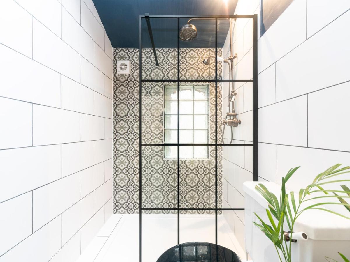 Pass The Keys Rustic And Quirky Flat In Charming Charlton Village Londen Buitenkant foto