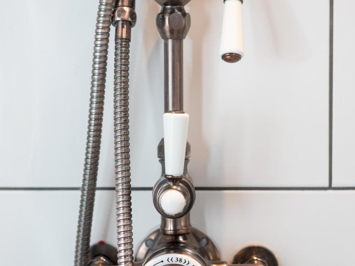 Pass The Keys Rustic And Quirky Flat In Charming Charlton Village Londen Buitenkant foto
